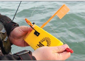 This photo of an OR12 Side Planer equipped with an OR19 on the bracket and OR16 on the tail (how it comes packaged), illustrates how to utilize the “Loop Trick” when you wish to trip the board. This works especially well when using monofilament lines.